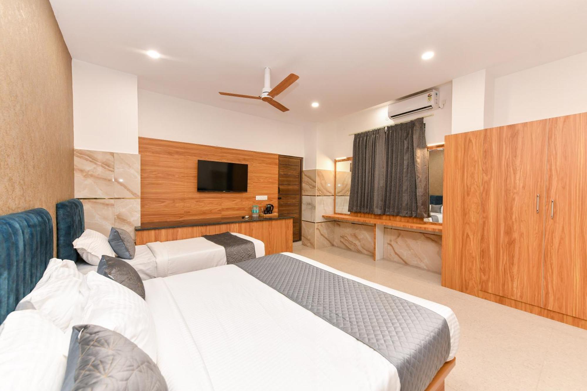 Hotel Shine International Májszúr Kültér fotó