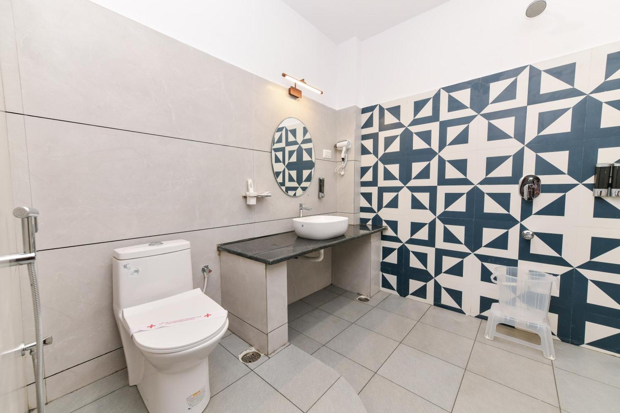 Hotel Shine International Májszúr Kültér fotó