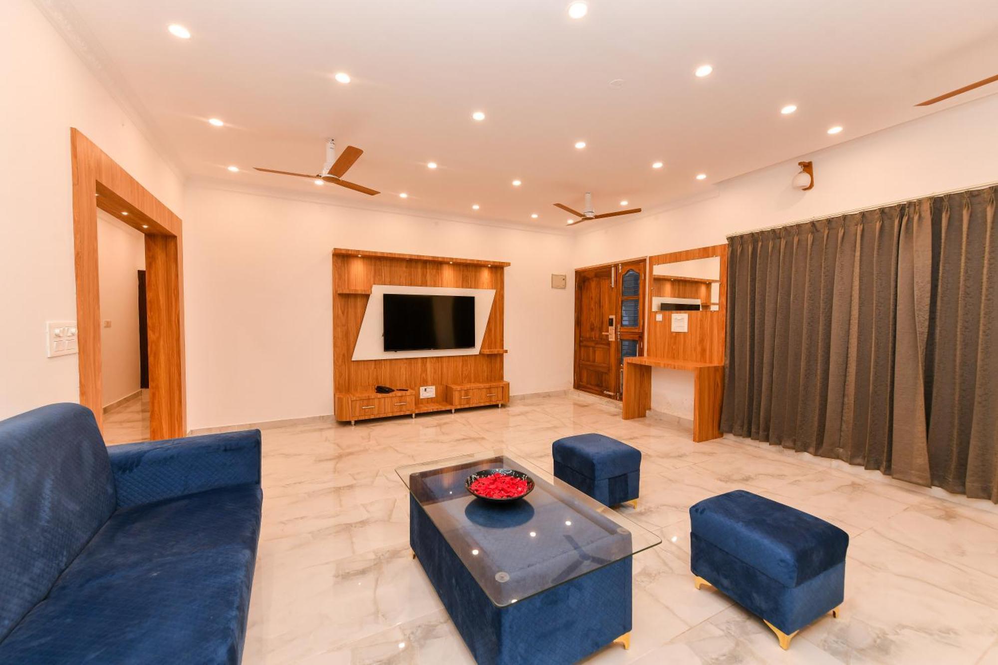 Hotel Shine International Májszúr Kültér fotó