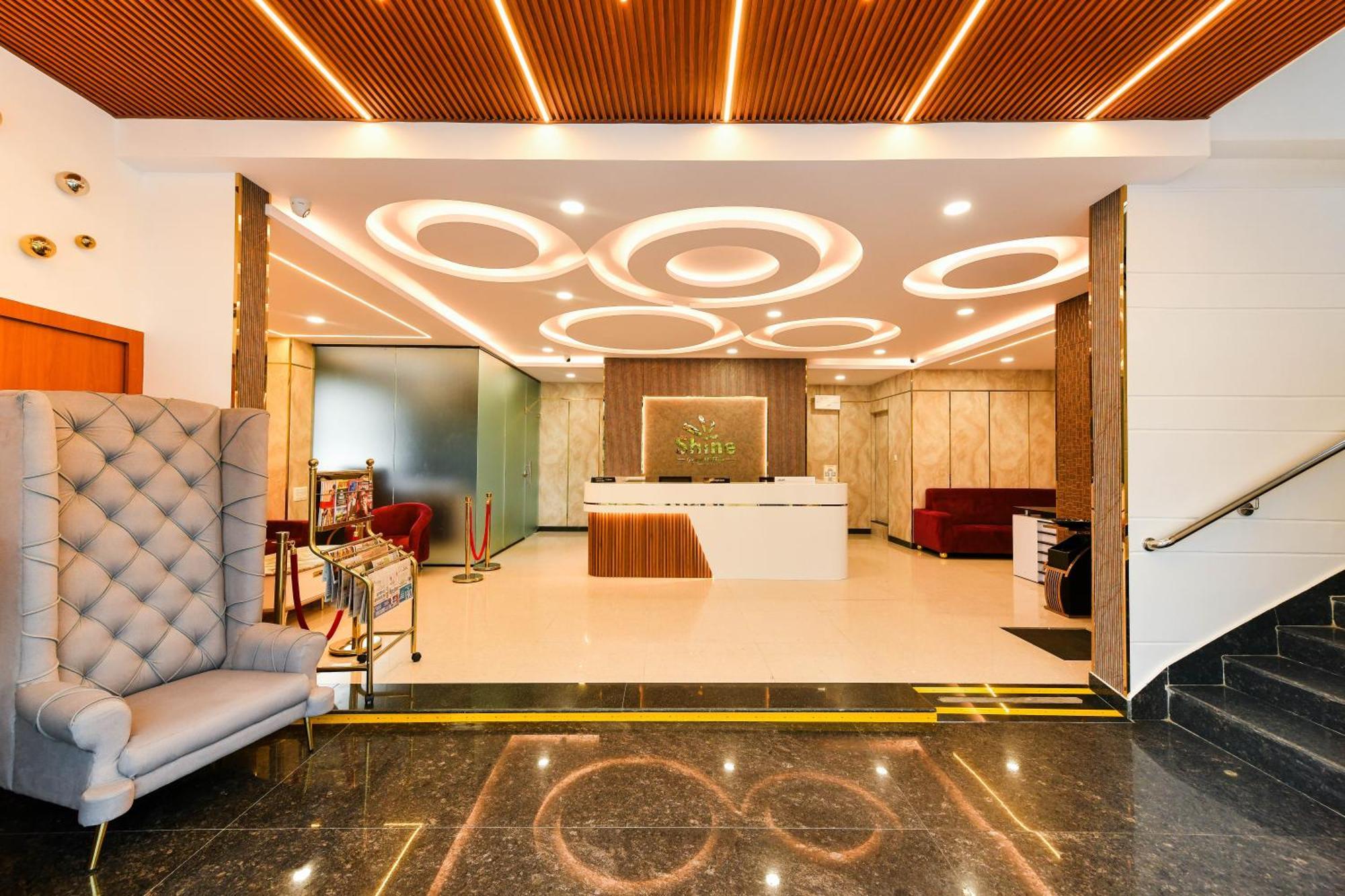 Hotel Shine International Májszúr Kültér fotó